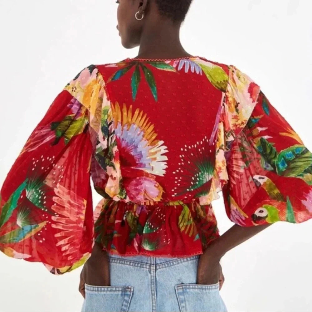 FARM Rio Women’s Macaw Mix Galena Blouse Ruffles, Puff Sleeves Size Medium
